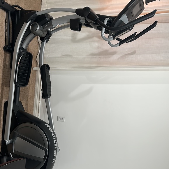 nordictrack se9i elliptical - Picture 4 of 6